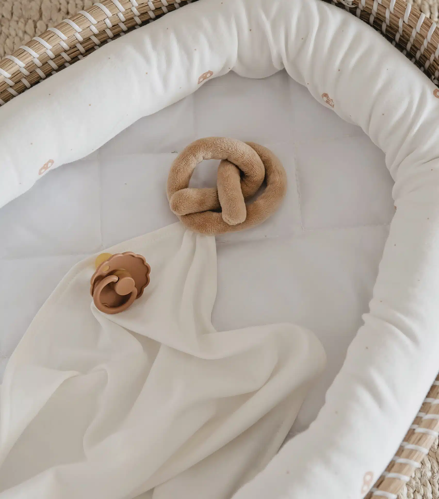 STROLLER SNAKE PILLOW PRETZEL STROLLER SNAKE PILLOW PRETZEL