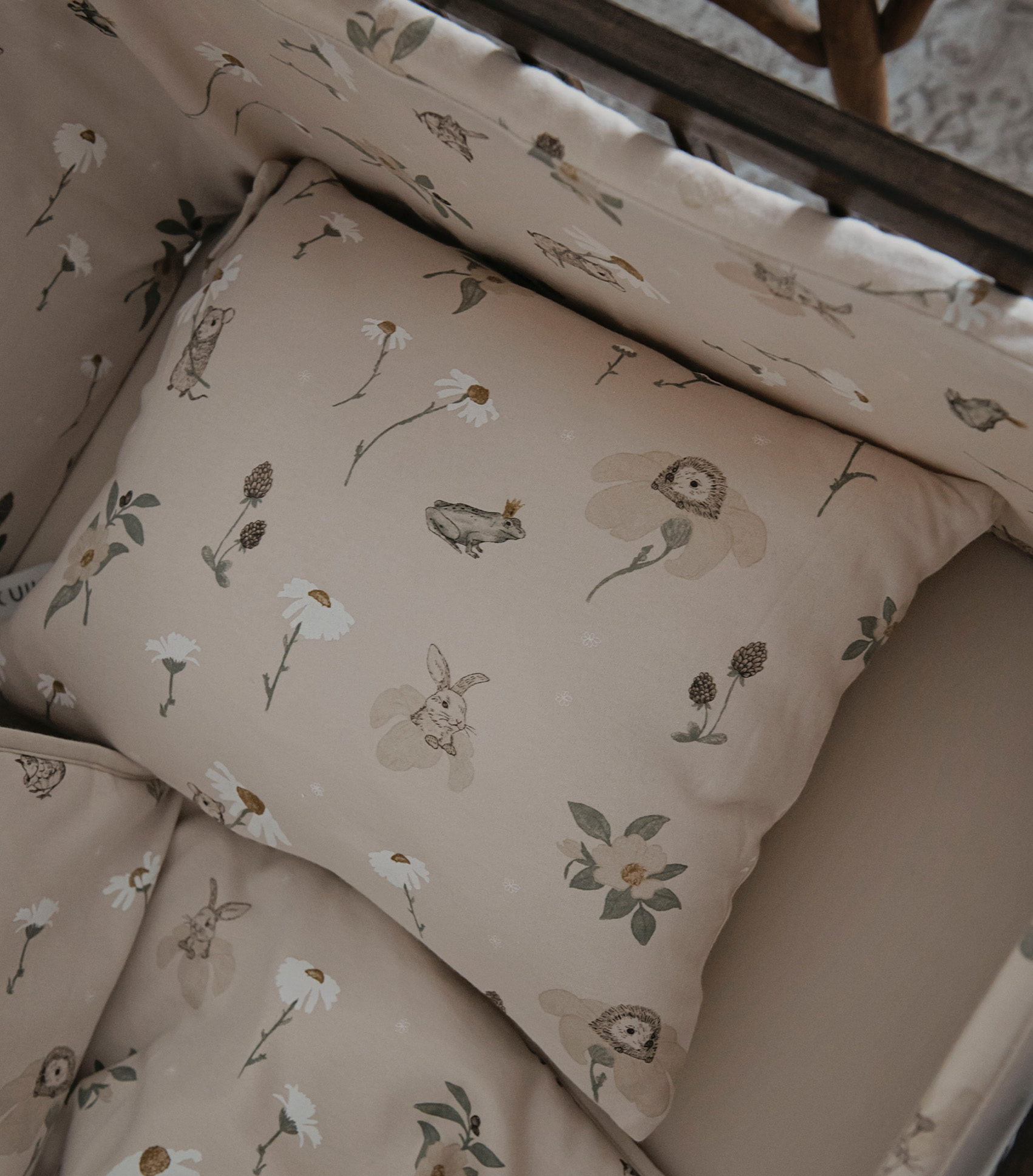 pillow case - wilde garden